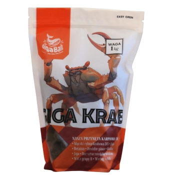 kulki krabowe w opakowaniu o wadze jednego kilograma na białym tle